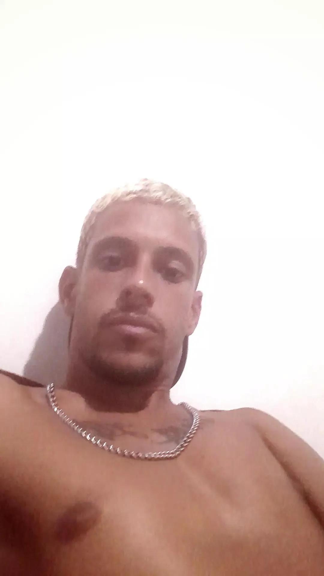 Offline Lccarioca on Cam4
