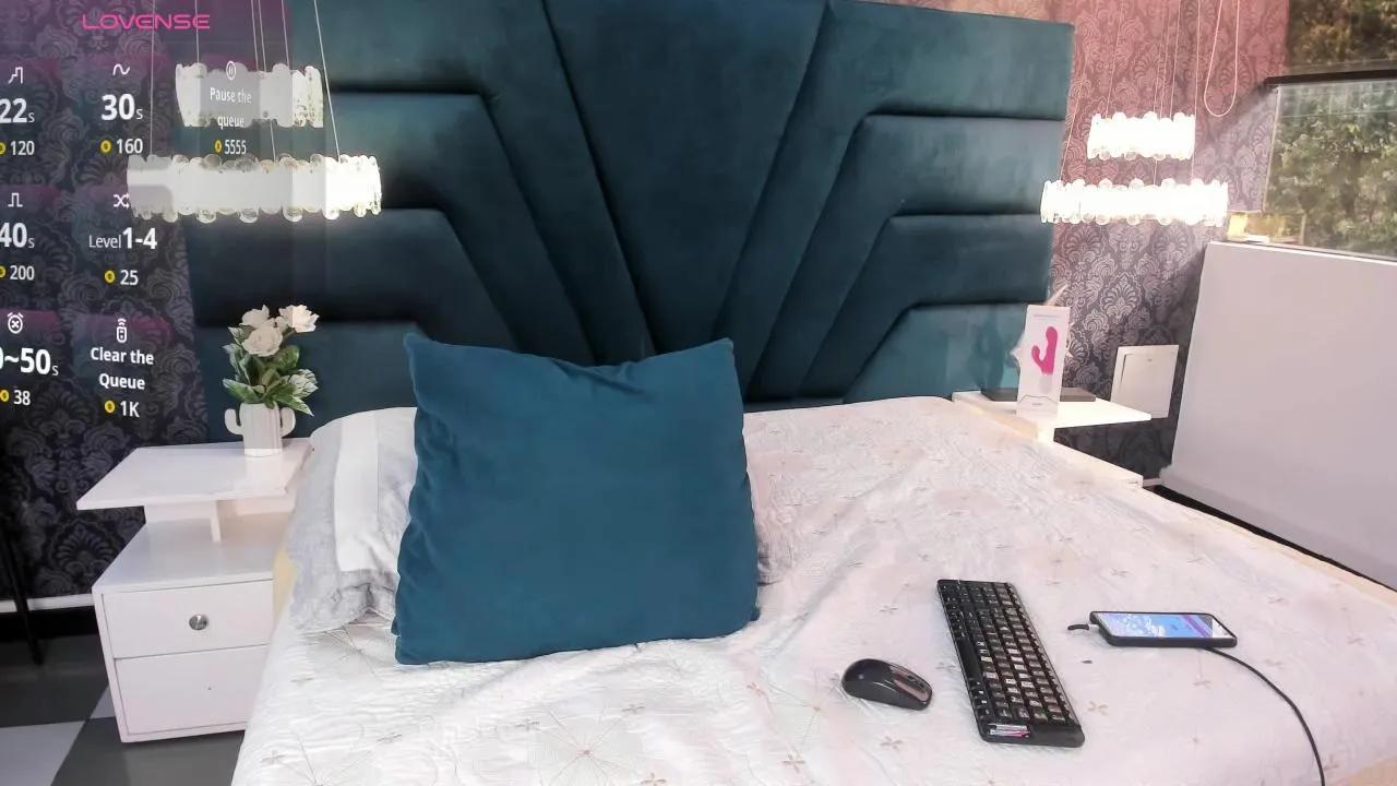 Offline lexiluxuri_ on Cam4