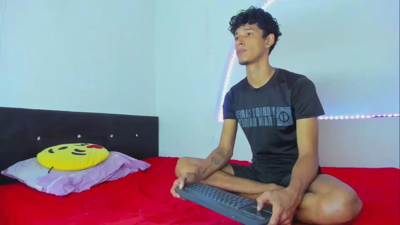 Offline liaam_mendoza on Cam4
