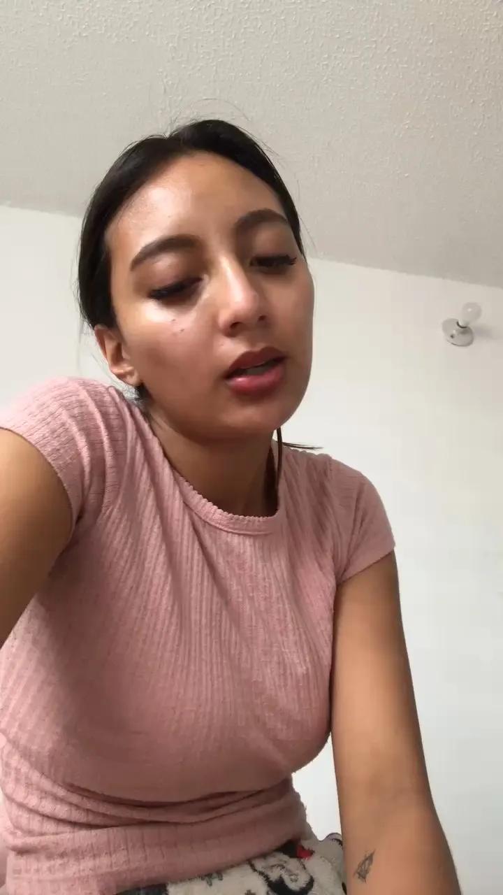 Offline LilyGarcia on Cam4