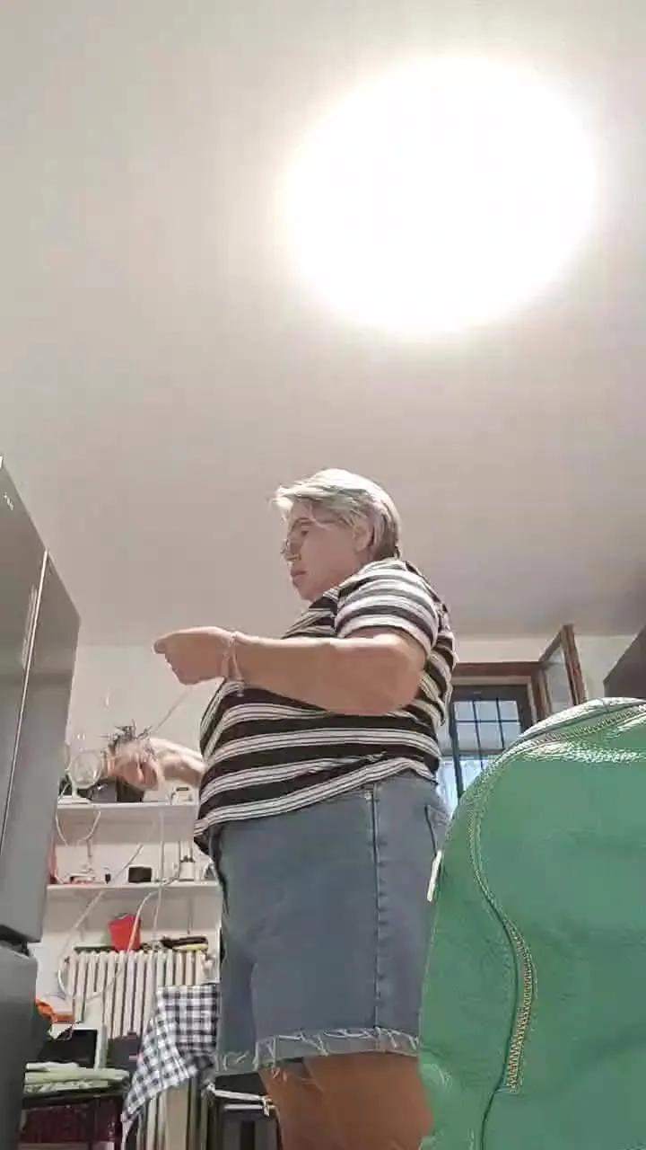 Offline LindaL69 on Cam4