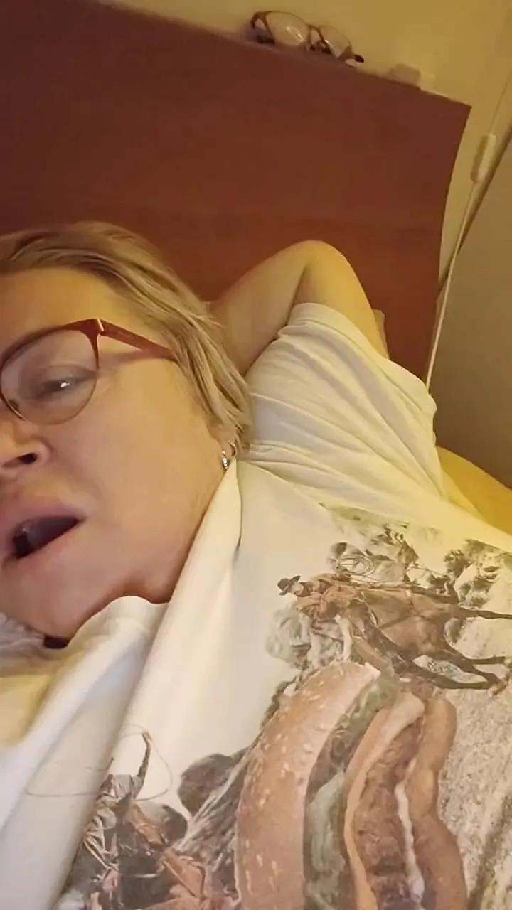 Offline LindaL69 on Cam4