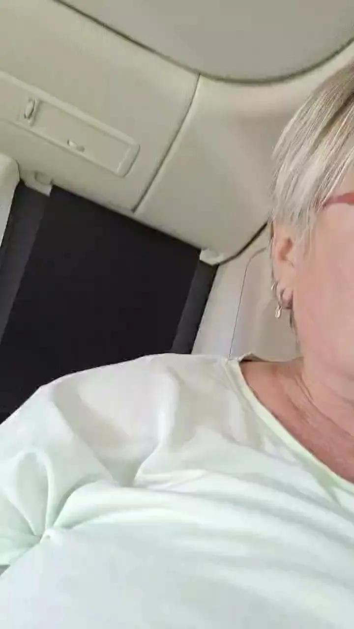 Offline LindaL69 on Cam4