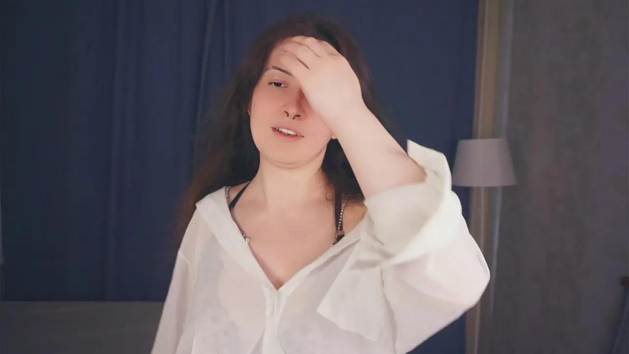 LinnBattersby on Cam4 