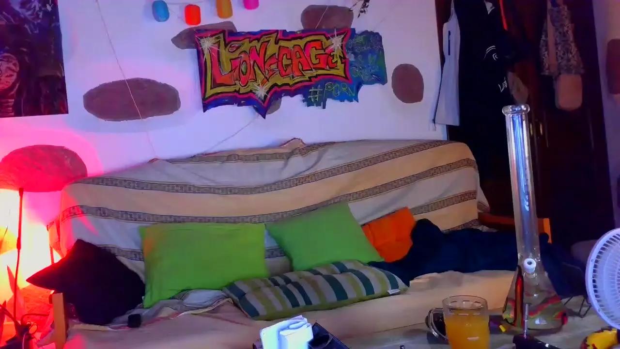 Offline lionscage on Cam4