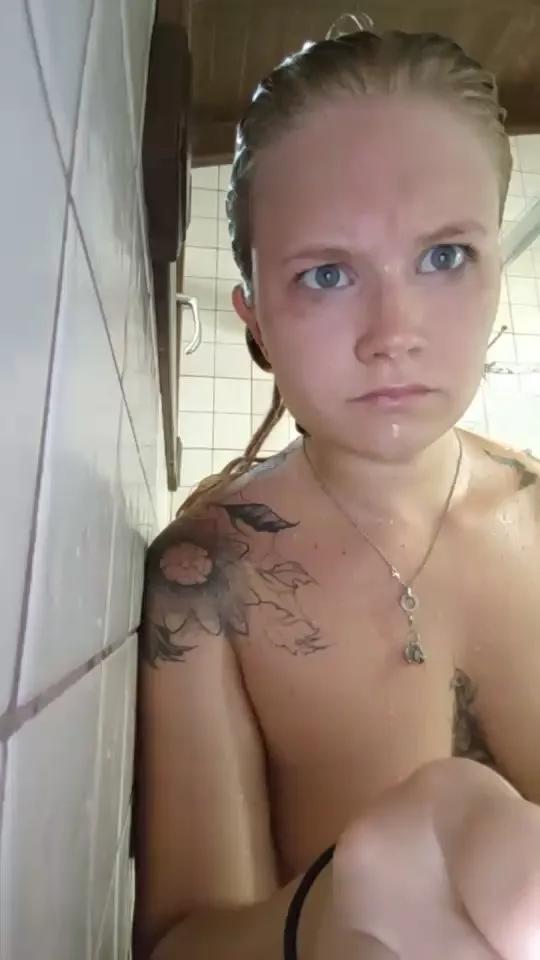 Offline lionscage on Cam4