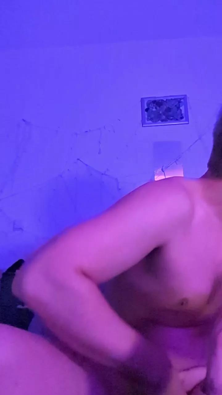 Offline lionscage on Cam4