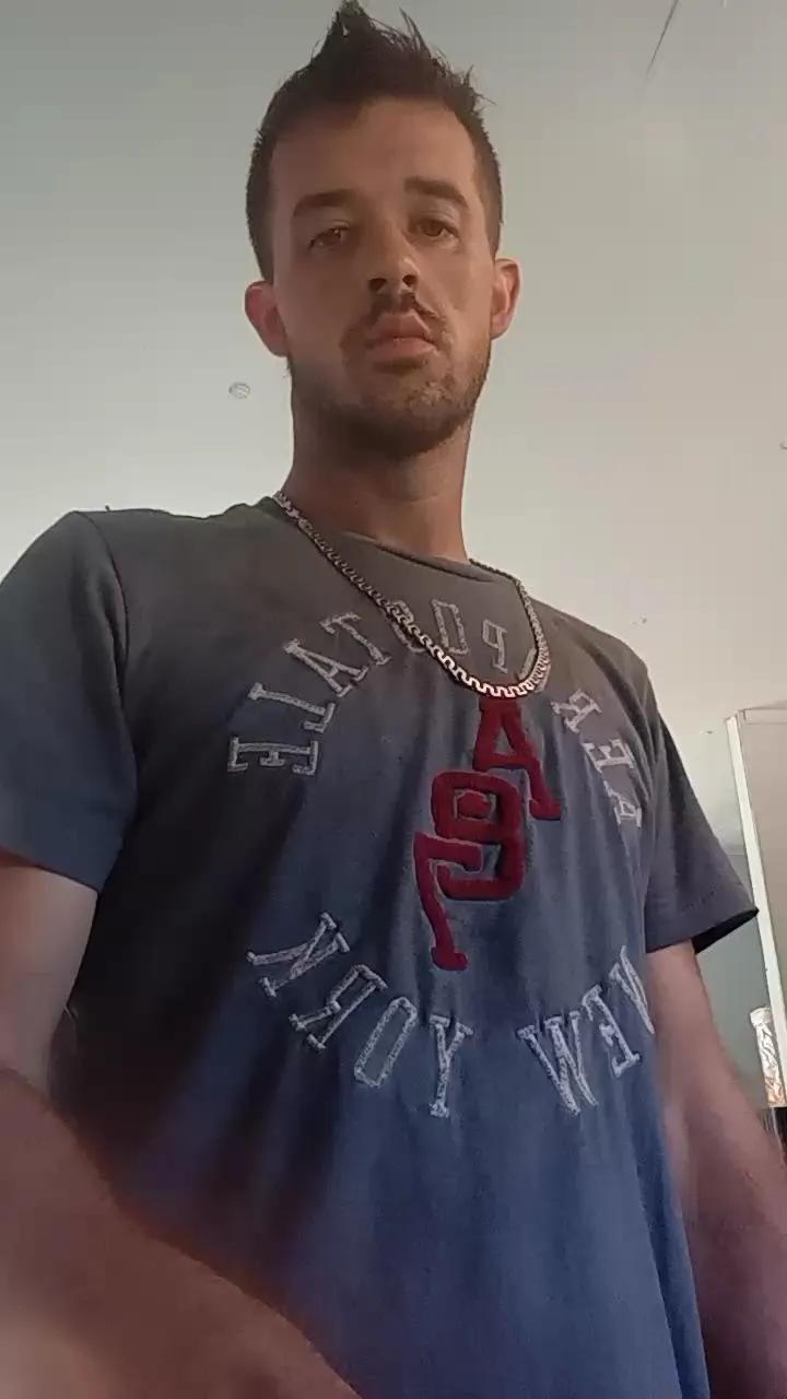 Littleguy25 on Cam4 