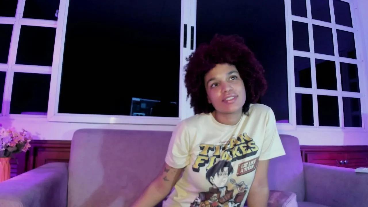Offline LolaDupont on Cam4