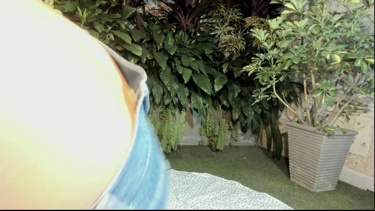 Offline LolaDupont on Cam4