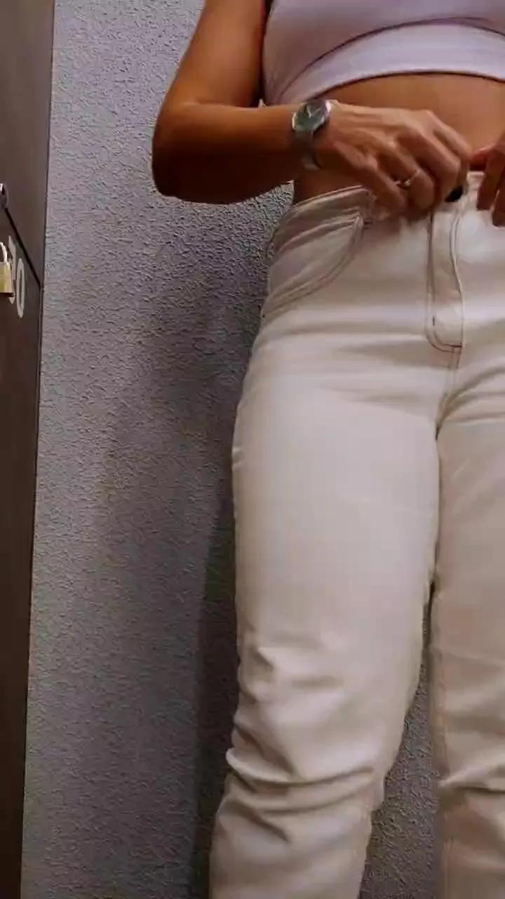 LollaBunny26 on Cam4 