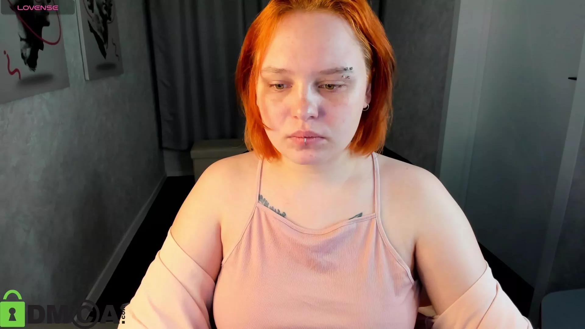 Looly_Rise on Cam4 