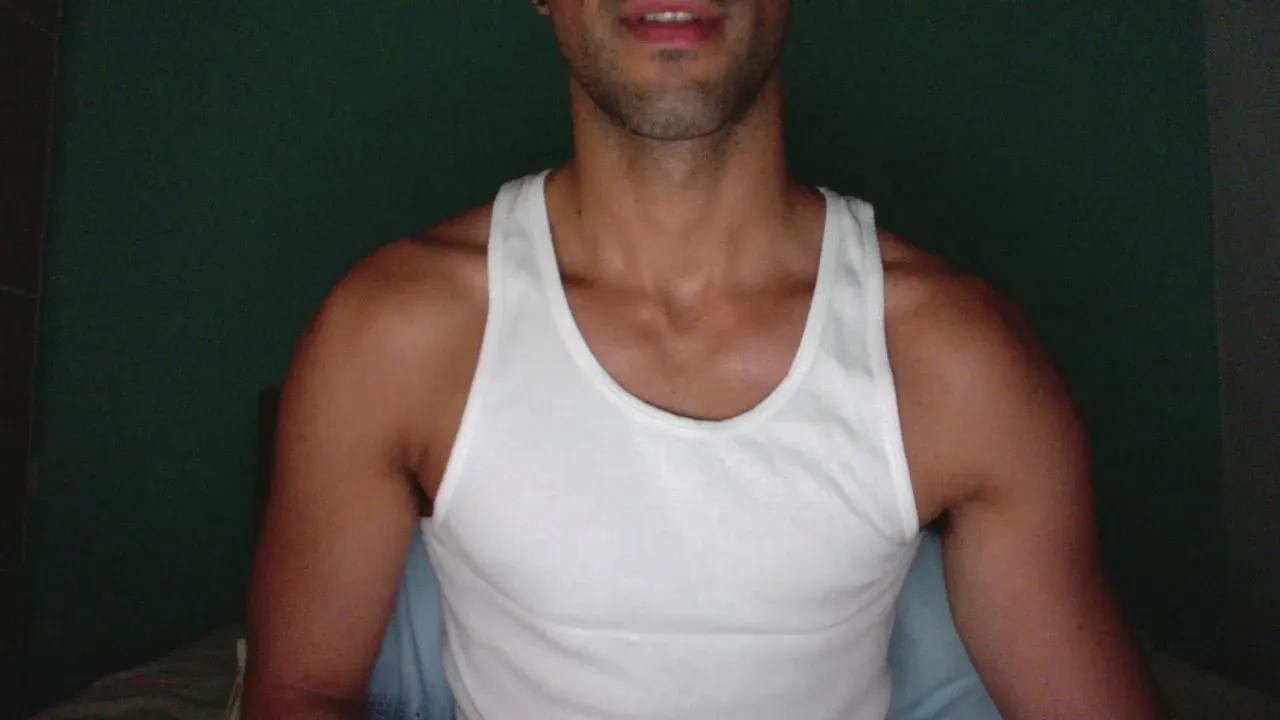 Offline LucaCamIn on Cam4