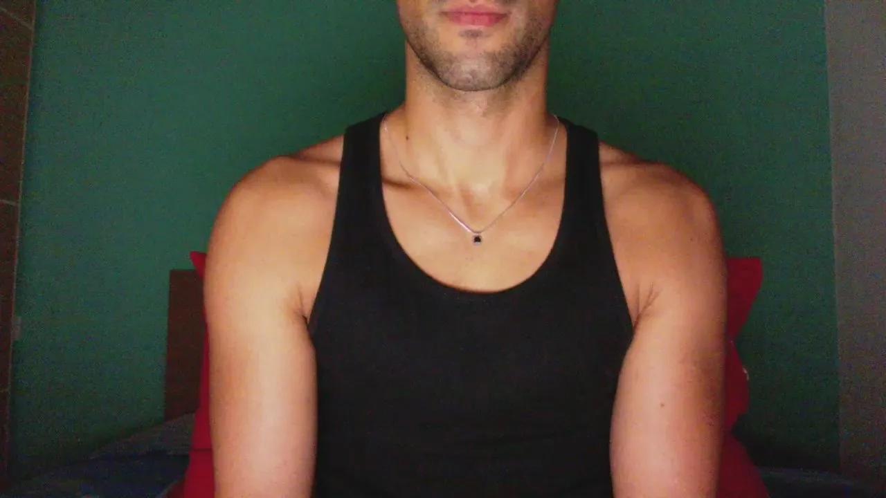 Offline LucaCamIn on Cam4