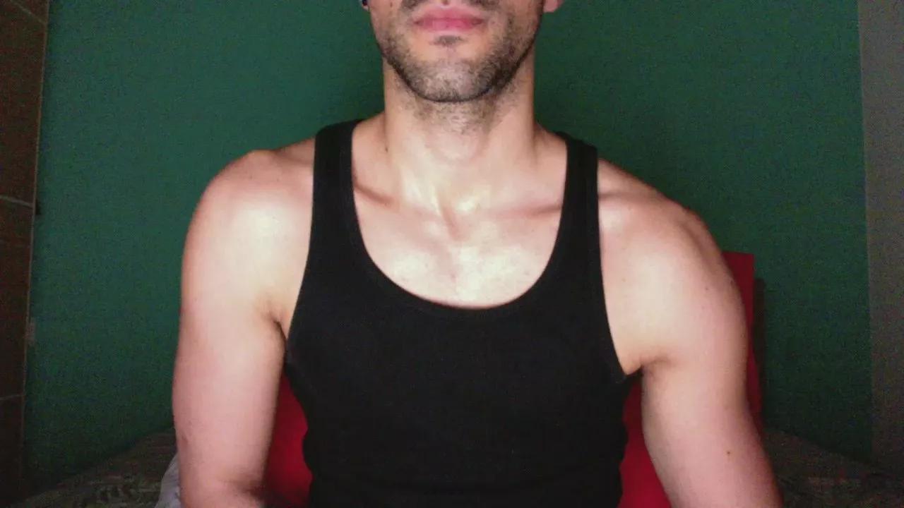 Offline LucaCamIn on Cam4