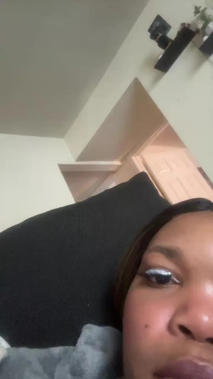 Offline LunaNova444 on Cam4