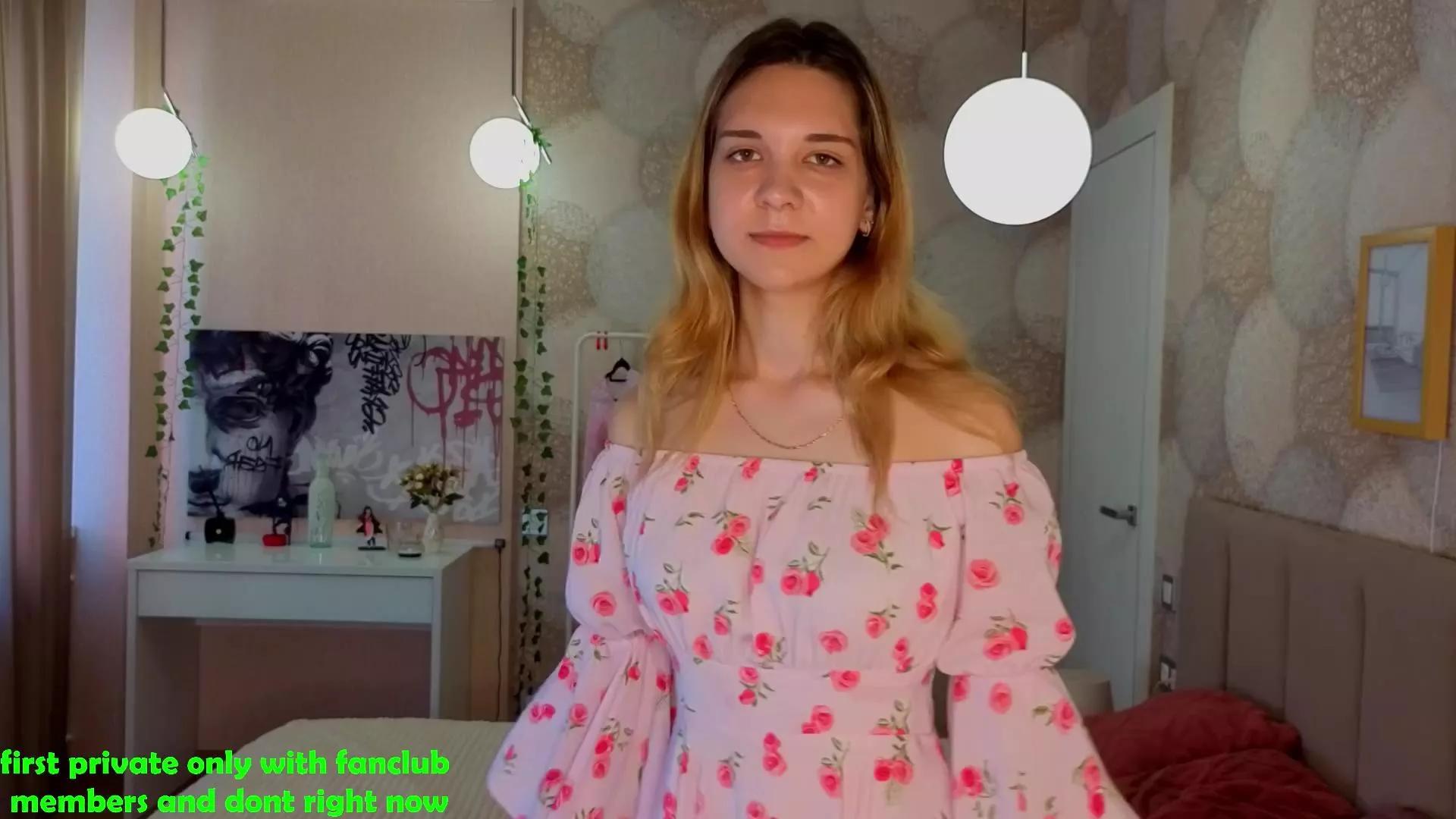 MaeAlison on Cam4 