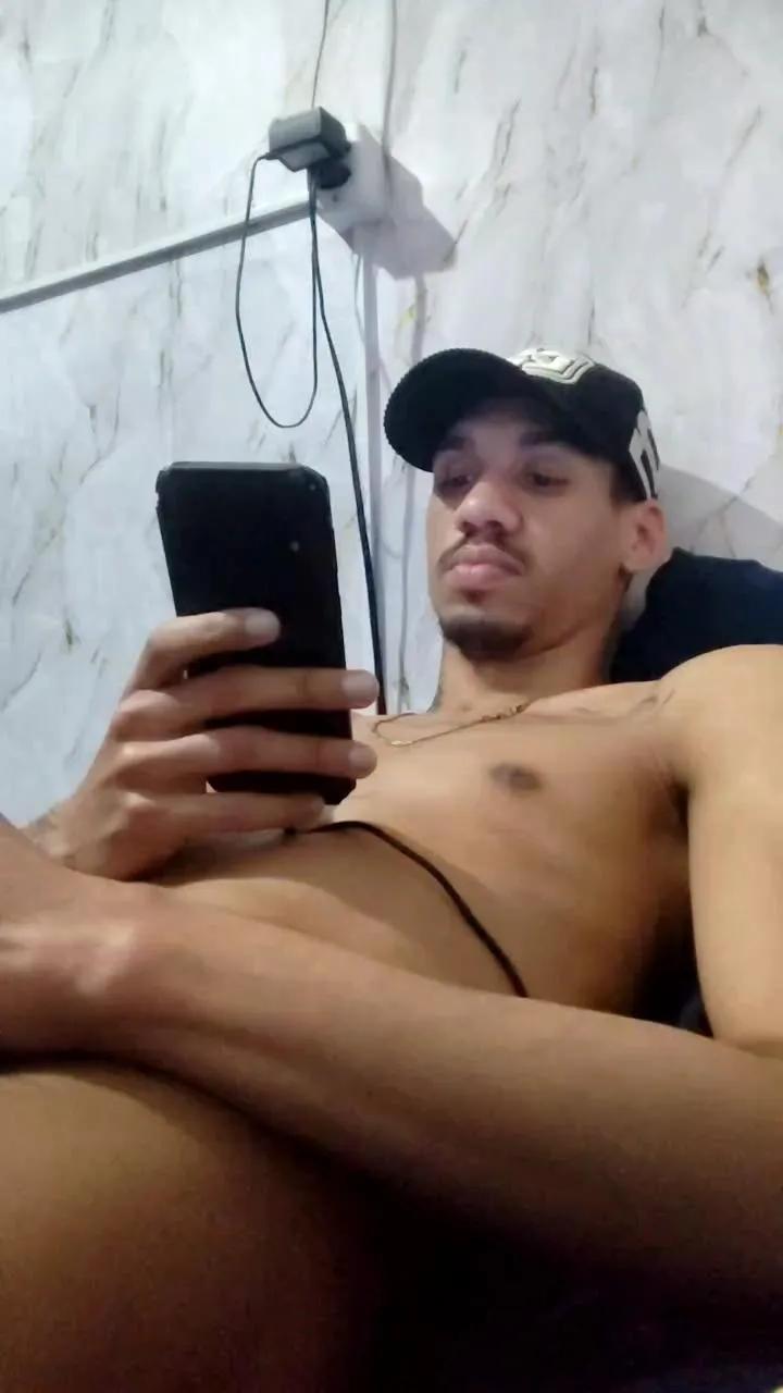 Offline MALOKATATUAD98 on Cam4