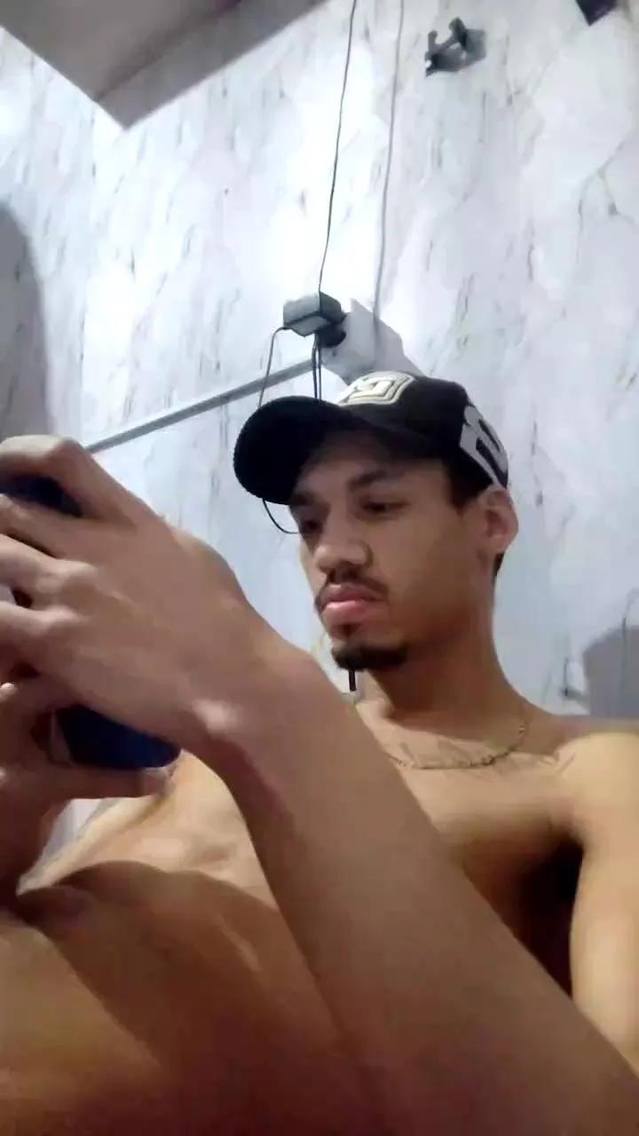 Offline MALOKATATUAD98 on Cam4