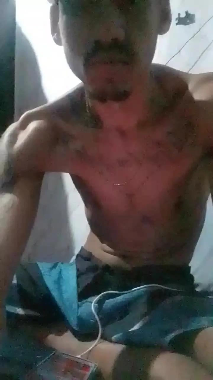 Offline MALOKATATUAD98 on Cam4