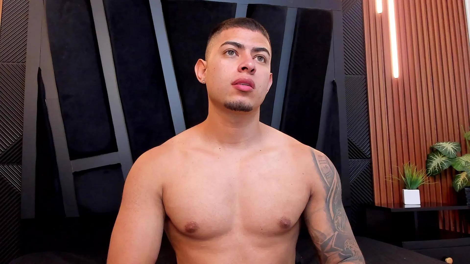 Offline marco_garciia_ on Cam4