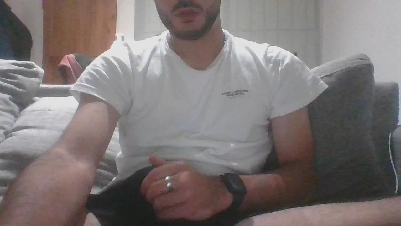 Offline mateo025 on Cam4