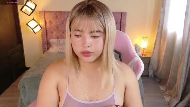Offline michell_petty01 on Cam4