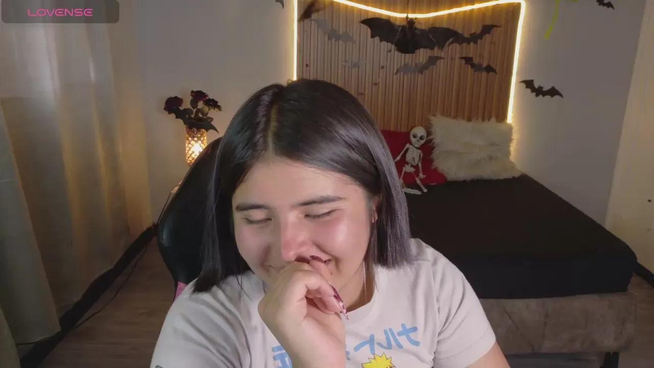 Offline michell_petty01 on Cam4