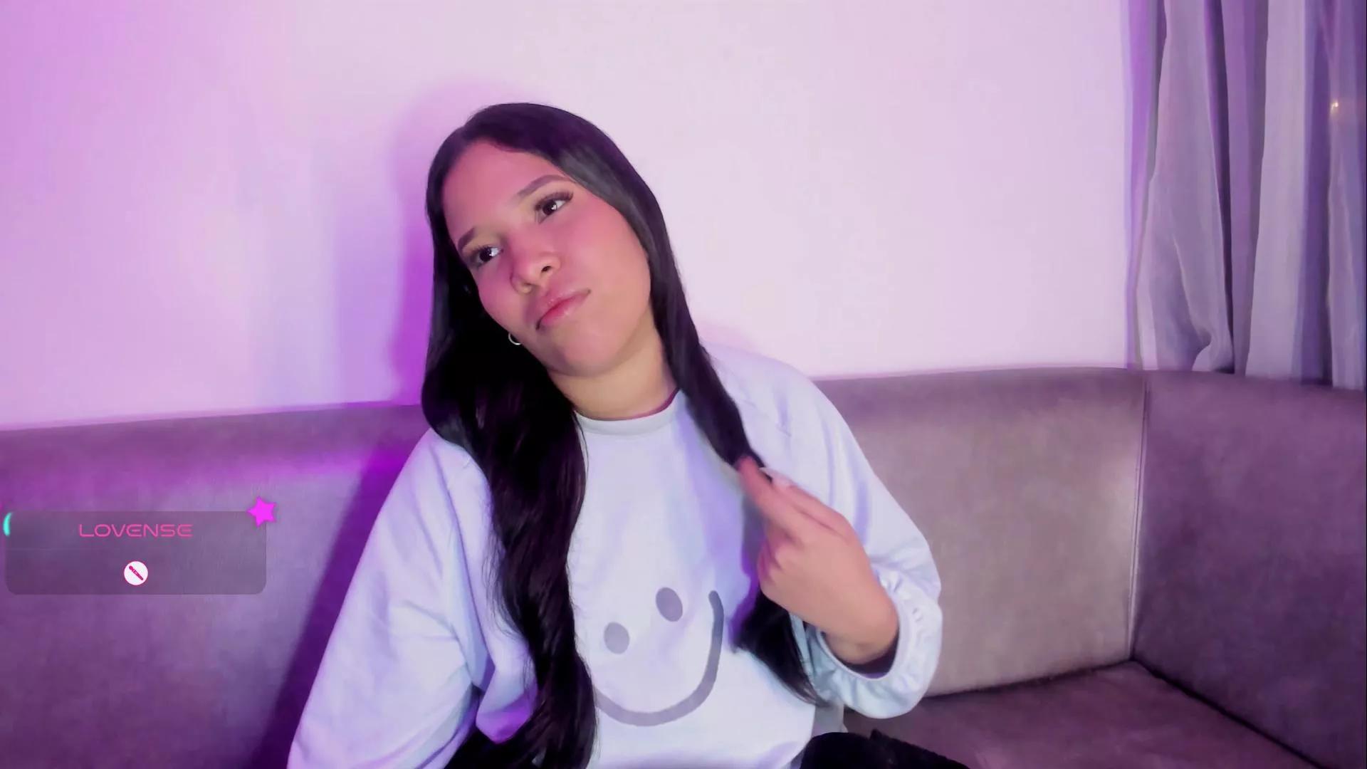 Miiss_Greyy on Cam4 