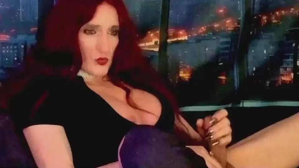 Offline Miss_LuvNuk69 on Cam4