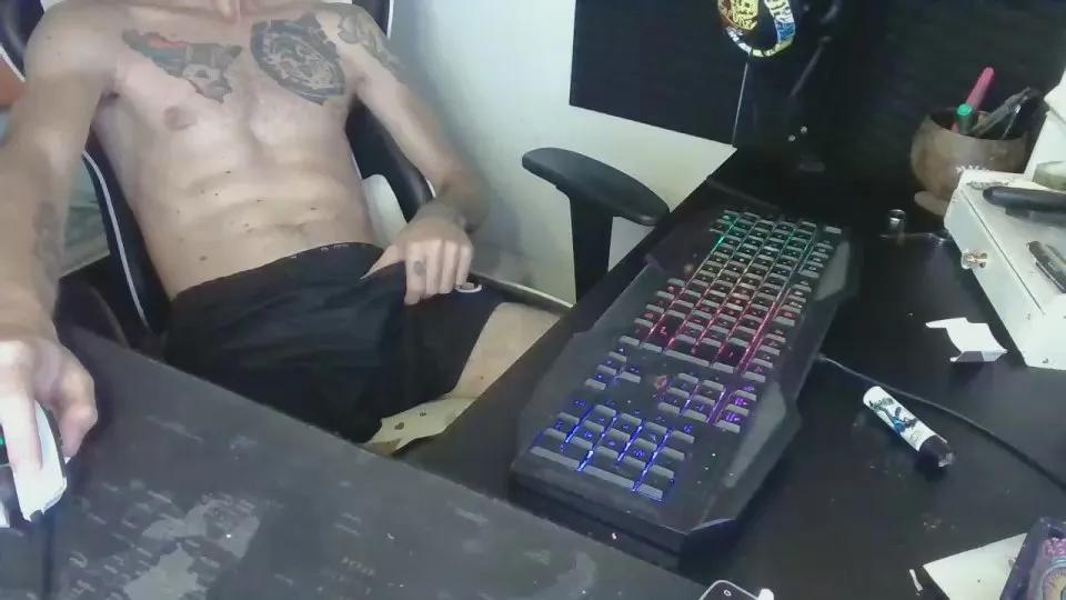 MisterStrong95 on Cam4