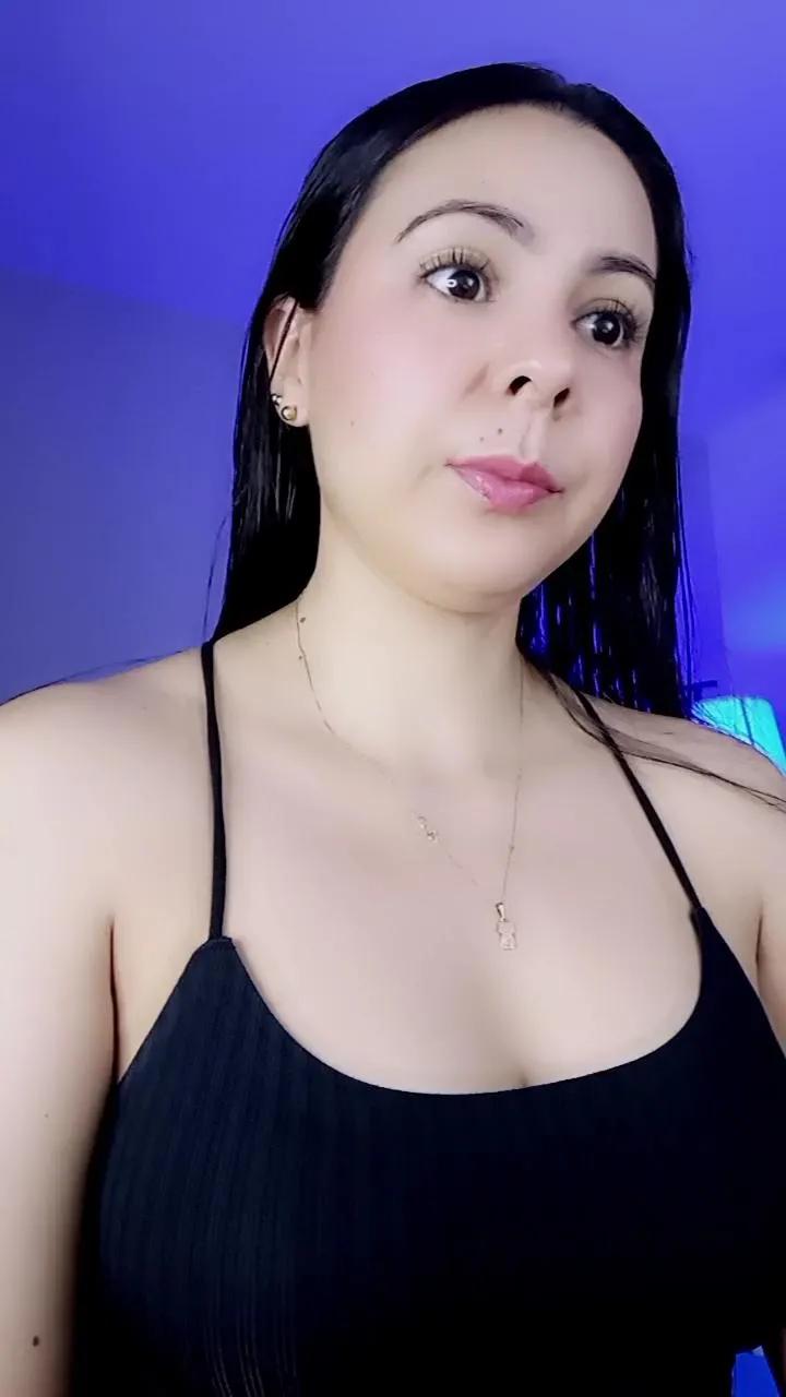 Offline MonyCat_ on Cam4