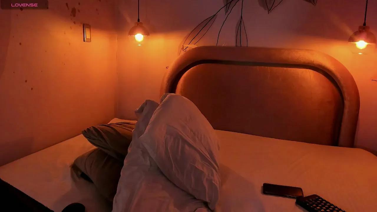 MoonRay on Cam4 