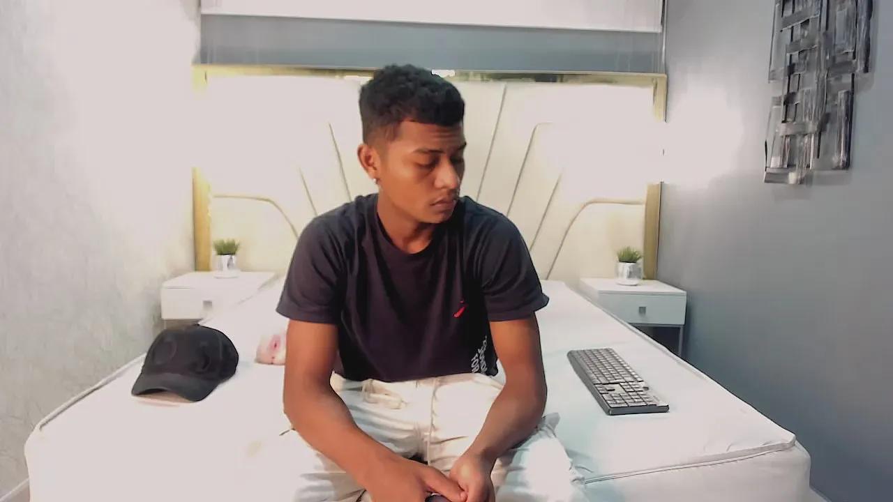 Offline MorenitoDigno on Cam4
