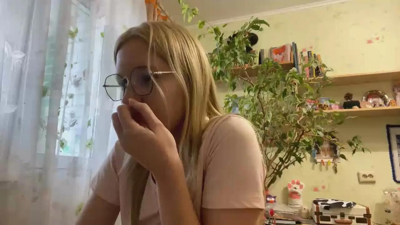 Freechat MY_BIG_MOUTH on Cam4