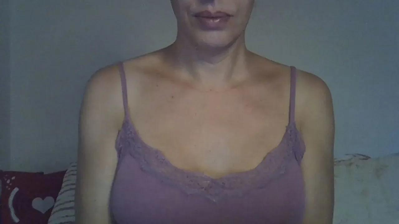 Offline naughtyxana on Cam4