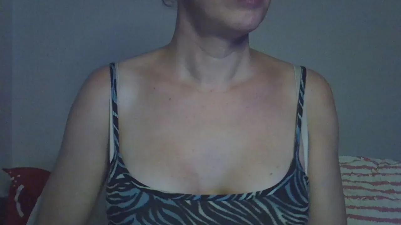 Offline naughtyxana on Cam4