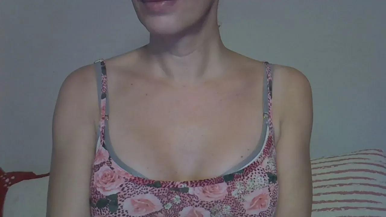 Offline naughtyxana on Cam4