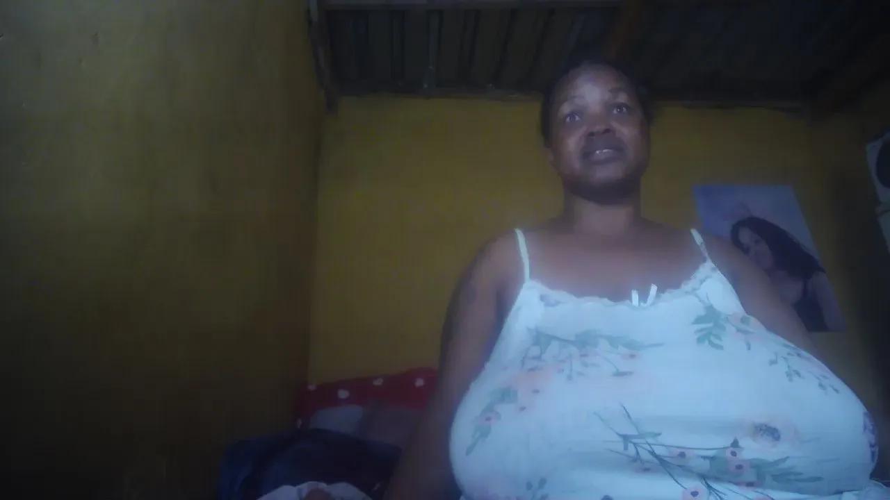 Offline Neliswa on Cam4