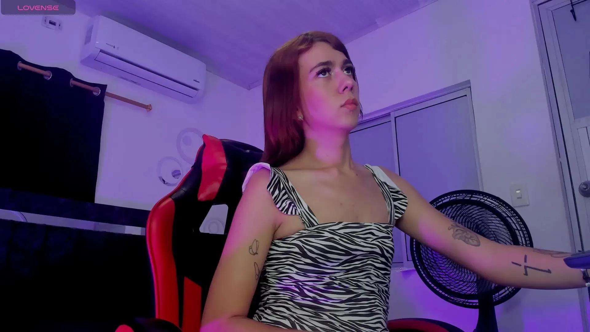 Offline Nicol_TransGirl on Cam4