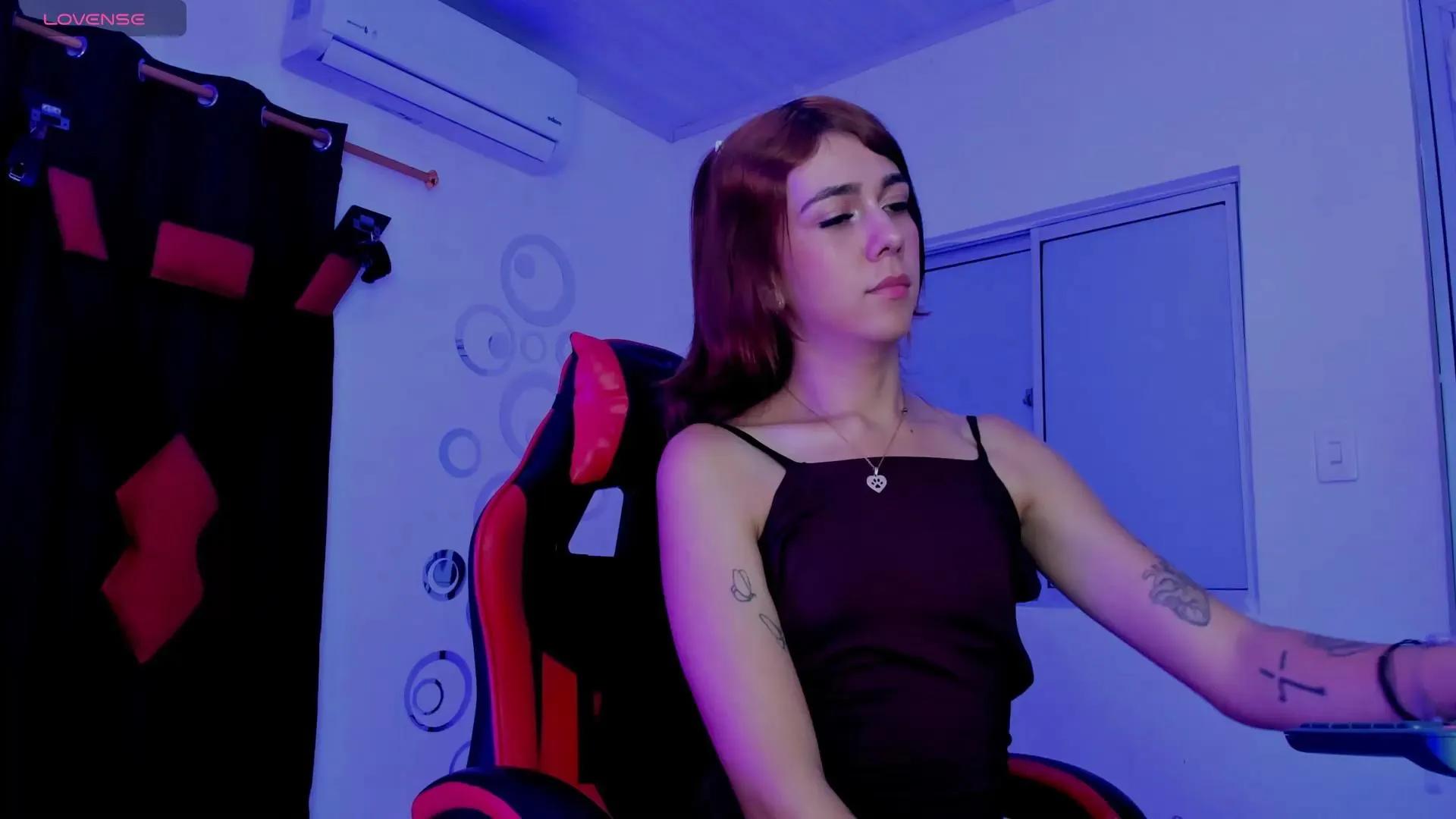 Offline Nicol_TransGirl on Cam4