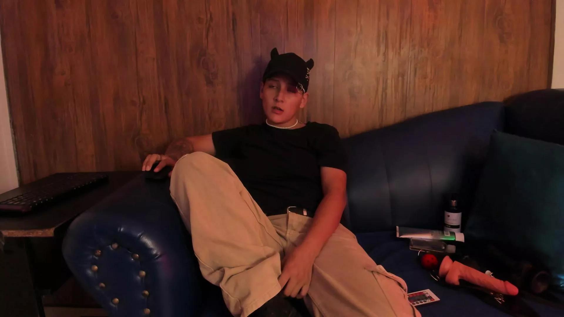 Pussy18Hardcore on Cam4 