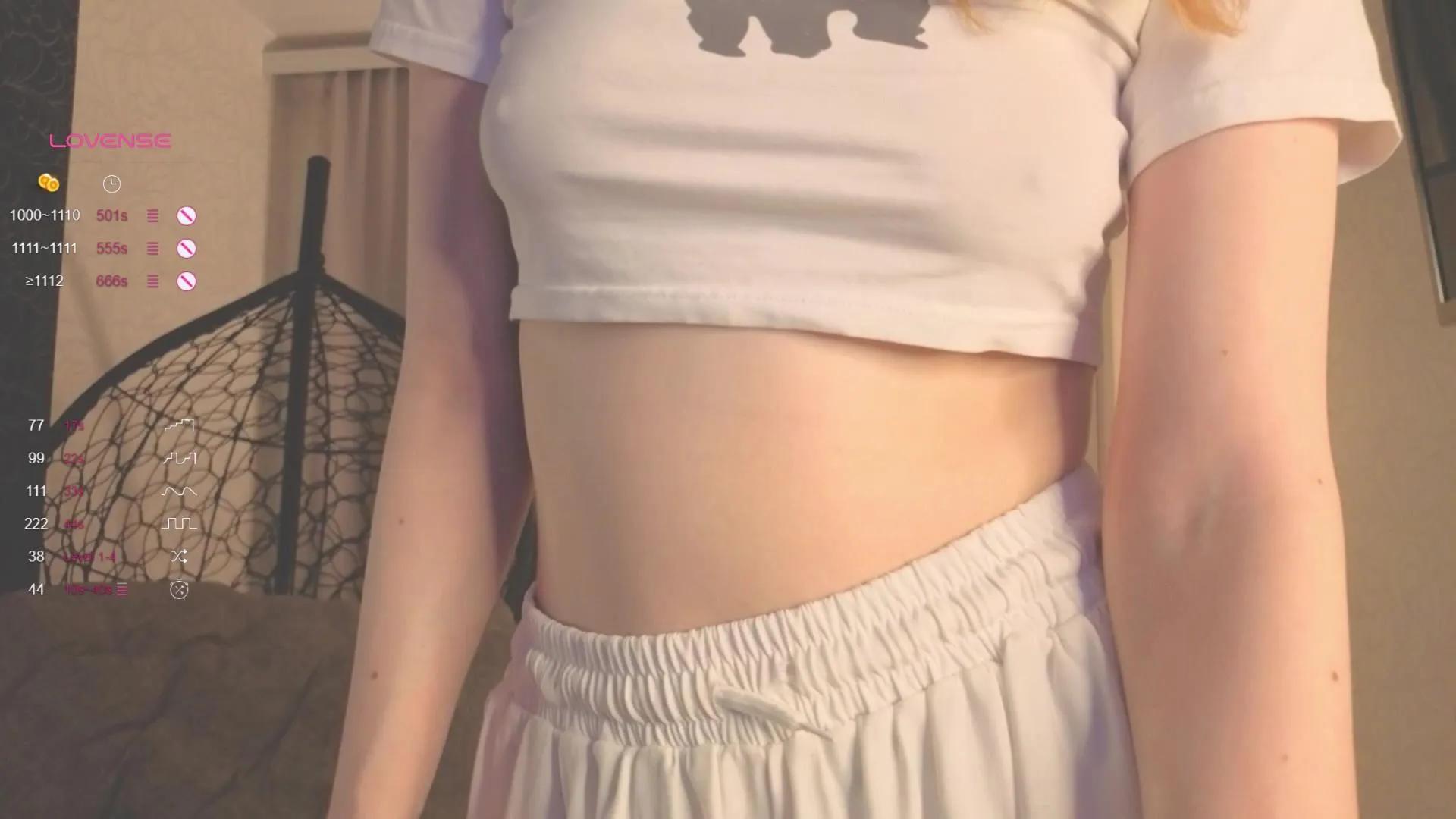 Pussy_Pikmi on Cam4 