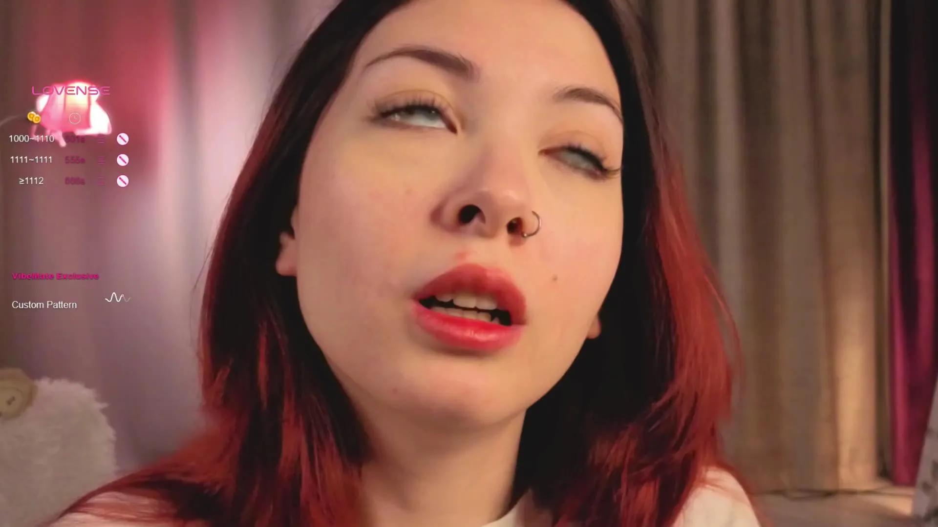 Pussy_Pikmi on Cam4 