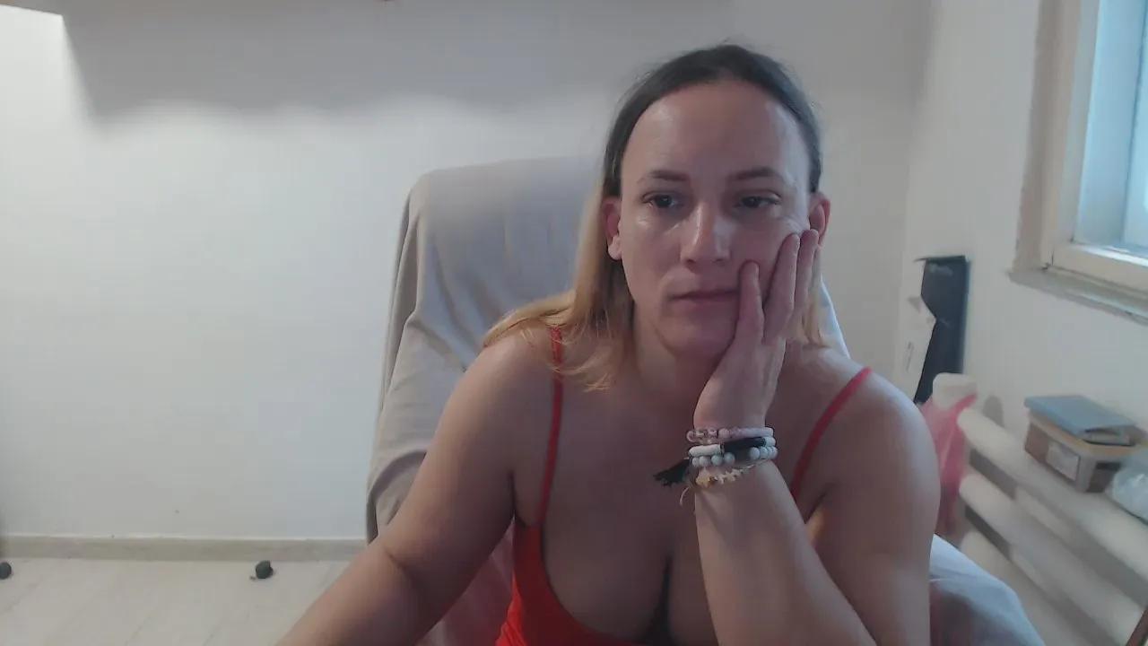 Offline queensinner on Cam4