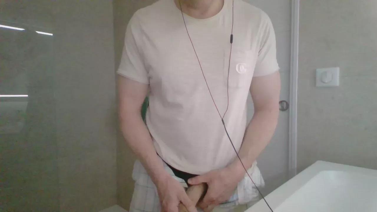 queue22 on Cam4 