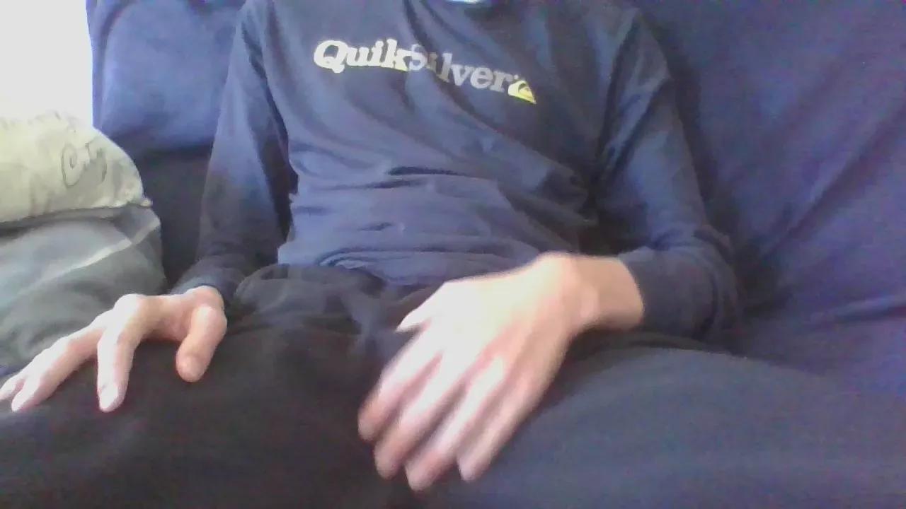 Offline R000000009 on Cam4