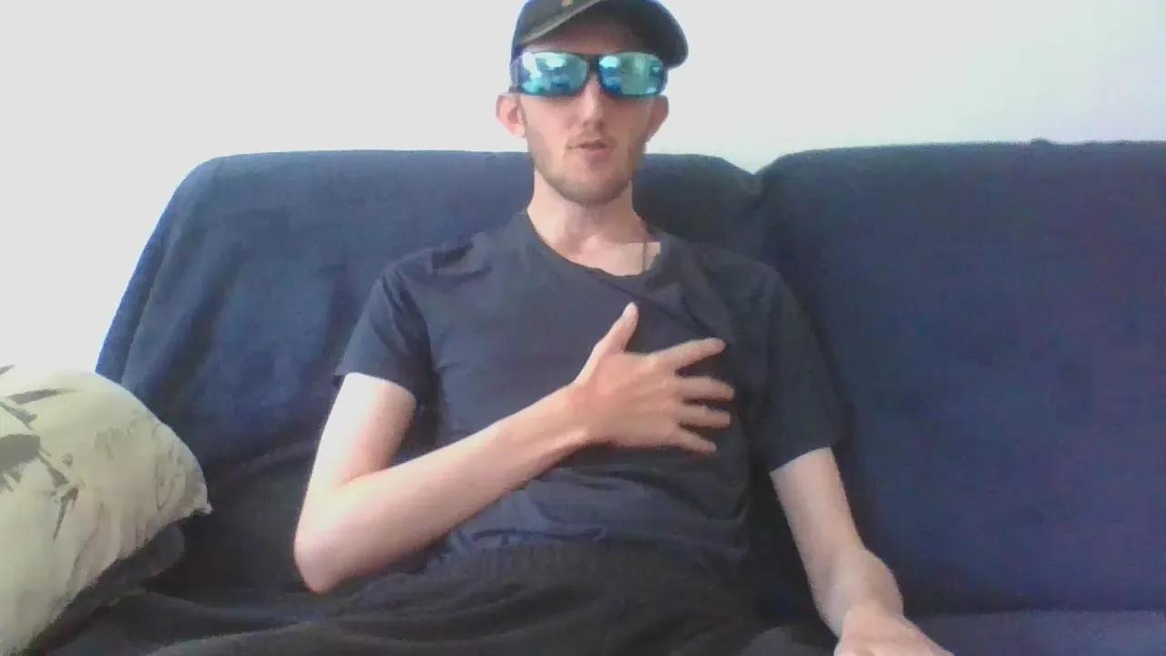 Offline R000000009 on Cam4