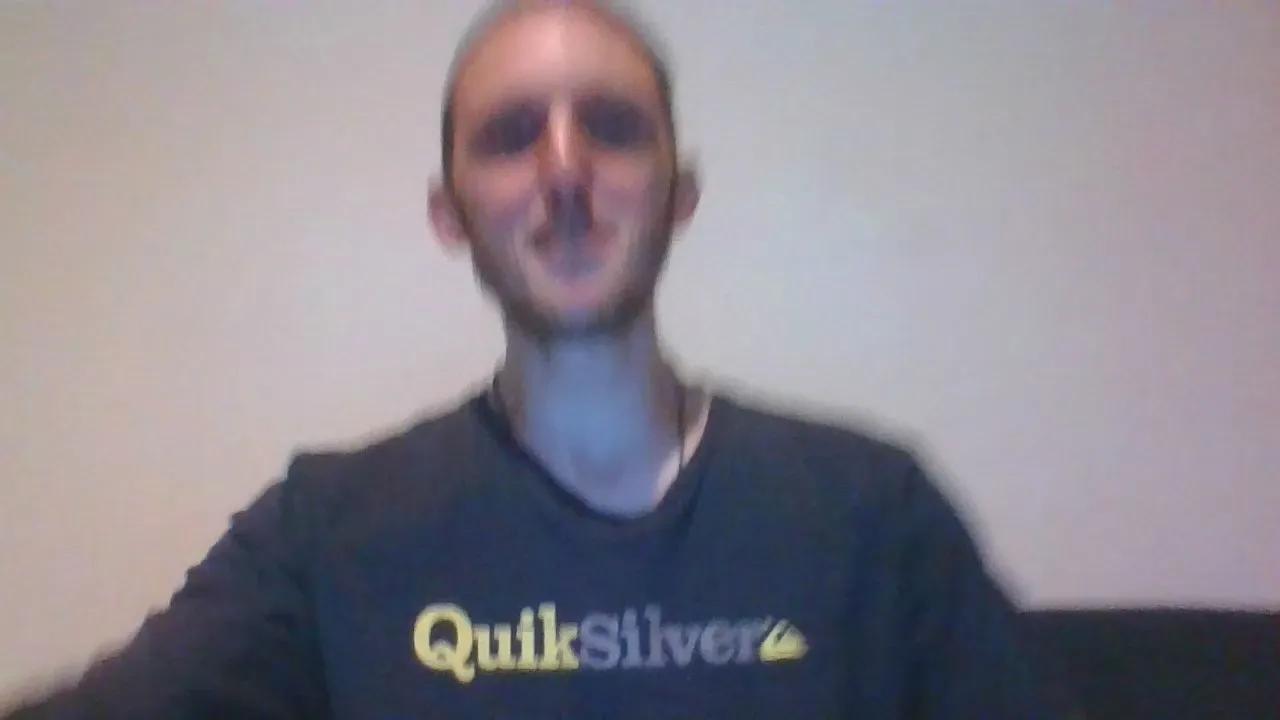 Offline R000000009 on Cam4