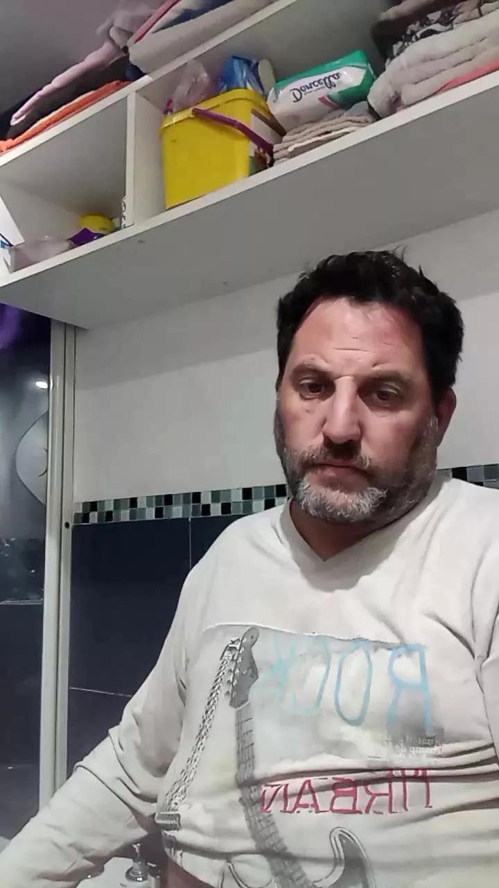 Offline Reload_33 on Cam4